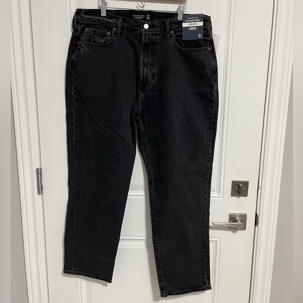 NWT - Abercrombie & Fitch Men's Vintage Stretch Athletic Loose Jeans - W36L30